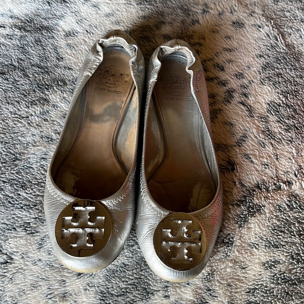 Very Worn Tory Flats
